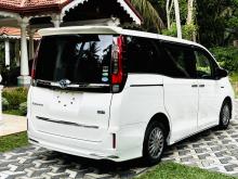 https://riyasewana.com/uploads/toyota-esquire-49090417995.jpg