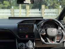 https://riyasewana.com/uploads/toyota-esquire-816220622112.jpg