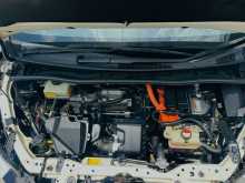 https://riyasewana.com/uploads/toyota-esquire-910051743.jpg