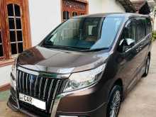 Toyota Esquire Hybrid 2014 Van