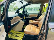 https://riyasewana.com/uploads/toyota-esquire-hybrid-1214353524791.jpg