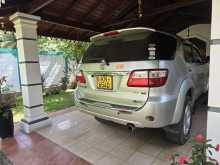 Toyota Fortuner 2011 SUV