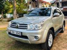 Toyota Fortuner 2011 SUV