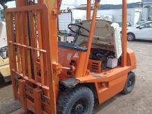 Toyota Fork Lift 2000 Heavy-Duty