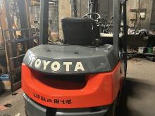 https://riyasewana.com/uploads/toyota-forklift-fd25-149065717943.jpg