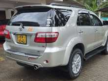 Toyota Fortuner 2011 SUV
