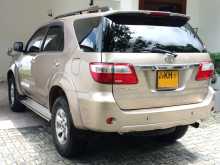 https://riyasewana.com/uploads/toyota-fortuner-1121317872.jpg