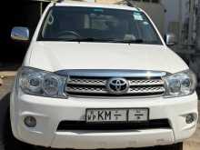 Toyota Fortuner 2010 SUV