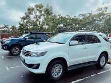https://riyasewana.com/uploads/toyota-fortuner-1411344222382.jpg