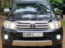 Toyota Fortuner 2010 SUV