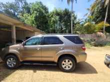 Toyota Fortuner 2011 SUV