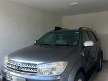 Toyota Fortuner 2010 SUV
