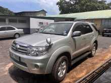 Toyota Fortuner 2010 SUV