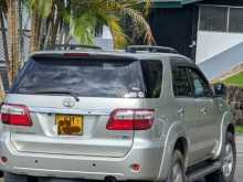 Toyota Fortuner 2011 SUV