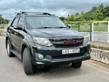 Toyota Fortuner 2011 SUV