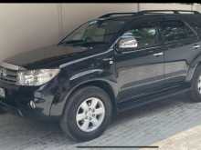 Toyota FORTUNER 2010 SUV