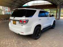 https://riyasewana.com/uploads/toyota-fortuner-2013-1518011212873.jpg