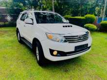 Toyota FORTUNER V GRADE 2013 SUV
