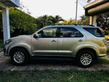 Toyota Fortuner 2013 SUV