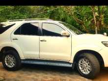 https://riyasewana.com/uploads/toyota-fortuner-2014-319011012802.jpg