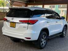 https://riyasewana.com/uploads/toyota-fortuner-2016-1917131012384.jpg