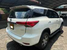 https://riyasewana.com/uploads/toyota-fortuner-2016-2013111412993.jpg