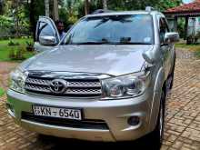 Toyota Fortuner 2011 SUV