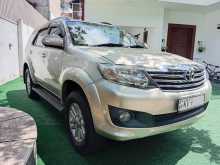 Toyota Fortuner 2012 SUV