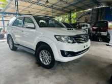 https://riyasewana.com/uploads/toyota-fortuner-282752102.jpg