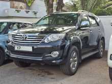 Toyota Fortuner 2011 SUV