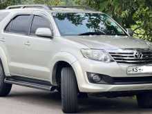 Toyota FORTUNER 2011 SUV