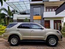 https://riyasewana.com/uploads/toyota-fortuner-4wd-1862912942.jpg