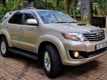 https://riyasewana.com/uploads/toyota-fortuner-4wd-1862912946.jpg