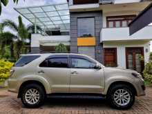 https://riyasewana.com/uploads/toyota-fortuner-4wd-2270056662.jpg