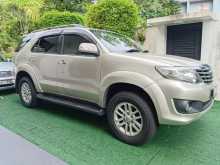 Toyota Fortuner 2012 SUV