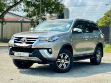 https://riyasewana.com/uploads/toyota-fortuner-rocco-2016-199333112982.jpg
