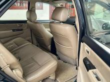 https://riyasewana.com/uploads/toyota-fortuner-v-171115366915.jpg