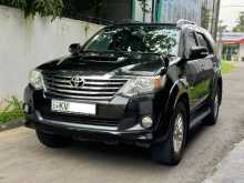 https://riyasewana.com/uploads/toyota-fortuner-v-2013-189255012303.jpg