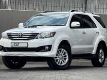 Toyota Fortuner V 2015 SUV