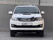 Toyota Fortuner V 2015 SUV