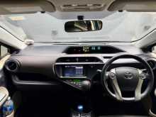 https://riyasewana.com/uploads/toyota-g-limited-2013-67381312234.jpg