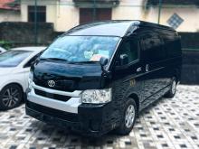 Toyota GDH 2024 Van