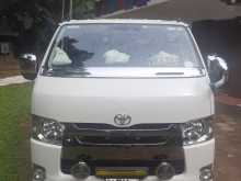 Toyota GDH 201 SUPER GL 2018 Van
