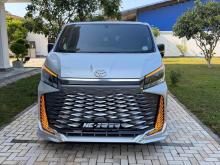Toyota GDH 2025 Van