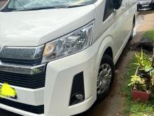 Toyota GDH 300 2025 Van