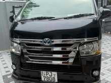 Toyota GDH Dark Prime 2018 Van