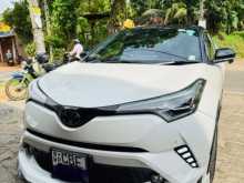 Toyota Chr Next 10 2018 SUV