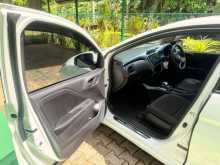 https://riyasewana.com/uploads/toyota-grace-6725444872.jpg