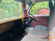 https://riyasewana.com/uploads/toyota-hai-1986-115351912914.jpg