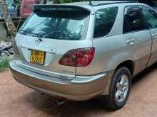 https://riyasewana.com/uploads/toyota-harrier-2000-1122113912673.jpg
